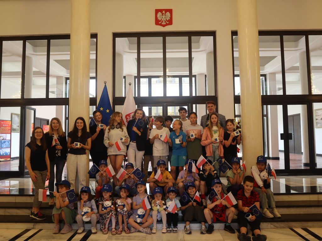 Obchody 20. rocznicy Polski w Unii Europejskiej w Szkole Polskiej im. M. Boyma w Pekinie